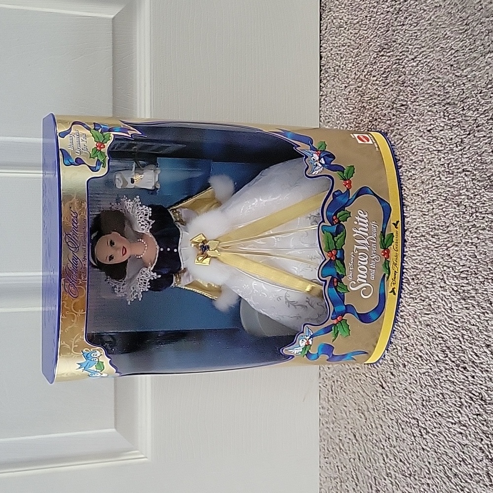 Holiday Disney Snow White Barbie